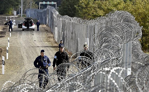 防堵難民  匈牙利在南部邊界架第2道圍籬