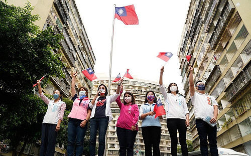參加左營果貿國慶升旗典禮  柯志恩：今天就是中華民國國慶