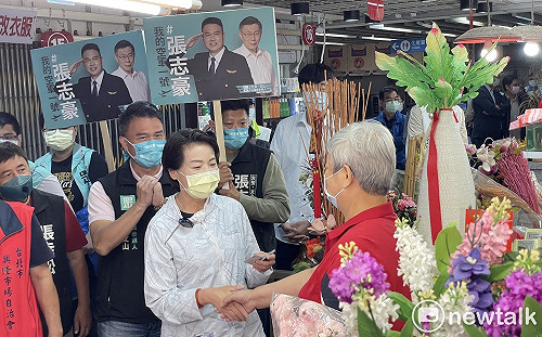 陳時中喊黨紀處理王世堅同框她？黃珊珊酸：人設變黨主席了嗎？