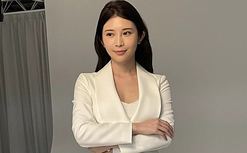 雞排妹曝大尺度工作照！走光邊緣網興奮：充滿桃香