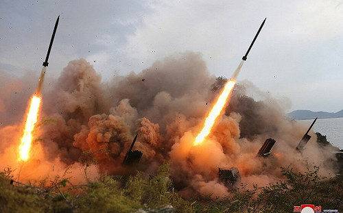 互控挑釁！南韓鳴槍警告越界商船 北韓怒射10火箭彈回應