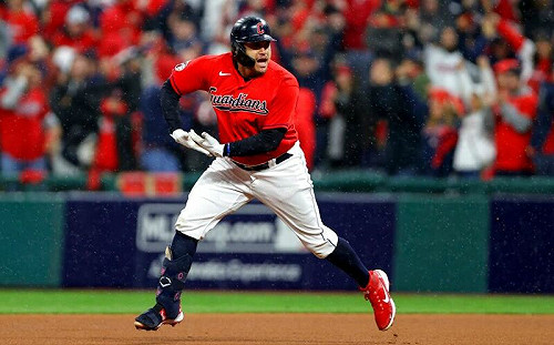 (影)他開轟比出挑釁動作　Cole：蠻可愛