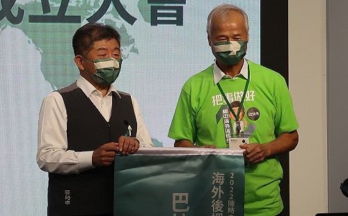 駁柯文哲 陳時中：共機像蒼蠅蚊子在旁邊亂 但打下來就很爆衝