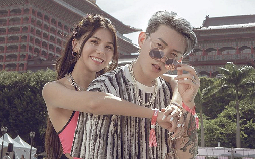 蕾拉深夜大焦慮！婚禮短片釋出網：眼角泛淚