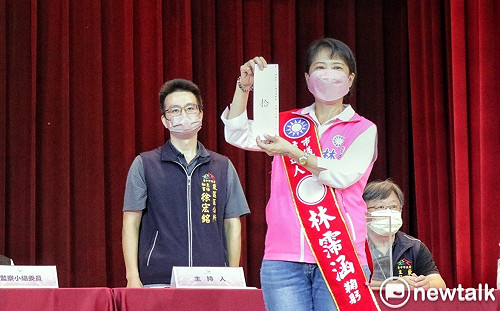 林霈涵抽中 10號 支持者高喊「十全十美前進議會」