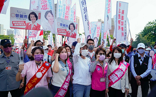 柯志恩抽中3號籤  支持者喊出「市長選3號 市政換新衫」