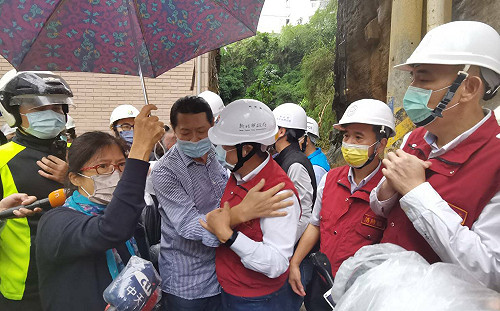 侯友宜再赴汐止伯爵山莊 緊盯災後復原進度