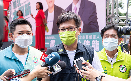 恩恩爸批侯市府「集體裝瘋賣傻」瞞真相 林佳龍：冷血無情的政府