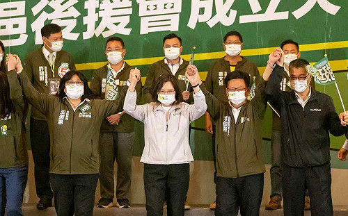 南下嘉市力挺李俊俋 蔡英文：用4年拚過去沒有建設的13年