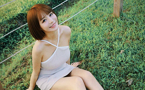 元元推大尺度寫真月曆！穿超小比基尼「南北半球」全失守