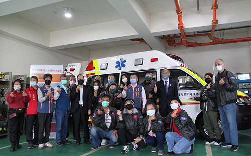 財團法人新北市私立輝容社福基金會捐贈高頂救護車回饋社會造福鄉梓！