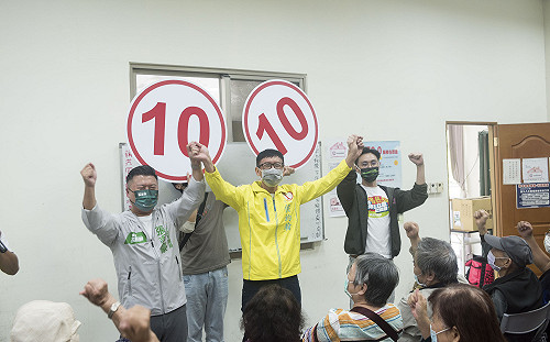 決戰30天 張志豪邀請青年部主任蔡沐霖衝刺18歲公民權投票