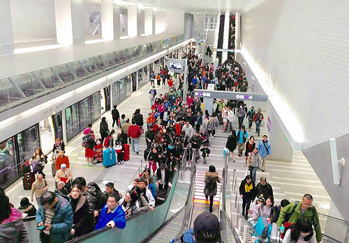 機捷昨深夜誤點   訊號異常卡住班次