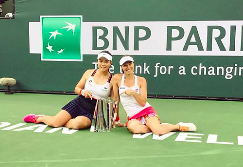 詹詠然搭辛吉絲 勇奪印地安泉網賽女雙冠軍