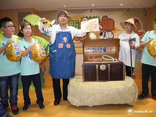 嬉童趣「笑」果十足 侯友宜粉墨登場