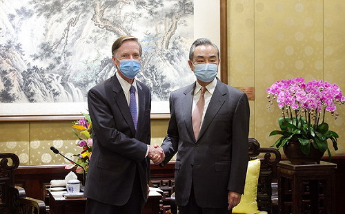 王毅會見美國大使伯恩斯 放狠話「中美誰也改變不了誰」