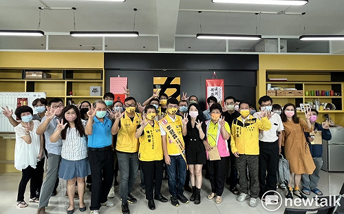 時代力量李冠霖競選總部開幕  時力主席陳椒華站台力挺