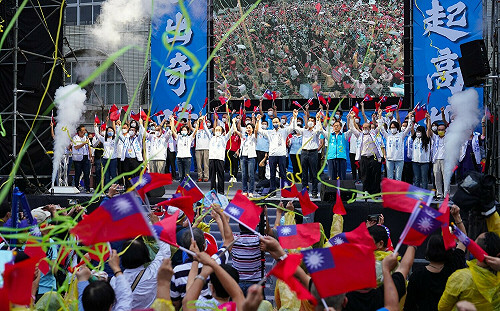 率南台灣縣市候選人造勢   朱立倫：南部可以變成台灣龍頭