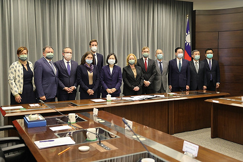 IPAC訪團：應告訴北京 侵台的代價會超過利益 