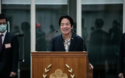 賴清德率團訪問帛琉返台 盛讚如上帝水族箱：鯊魚共游「不會咬你」