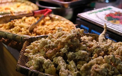 報警抓唐寶寶？炸物店公告永久停業