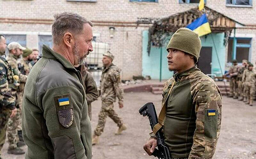 矢板明夫：台灣網上酸民批曾聖光 因為他們一輩子就只想向強權低頭