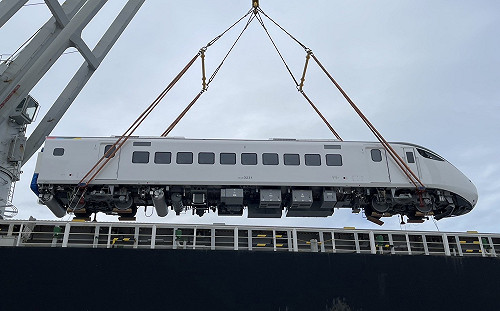 剛抵台就出事！豪華特仕車「車輪嚴重擦傷」台鐵：不影響春節營運