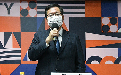 名嘴爆鄭文燦台大碩士遭撤銷  鄭不理媒體提問直接掉頭離開