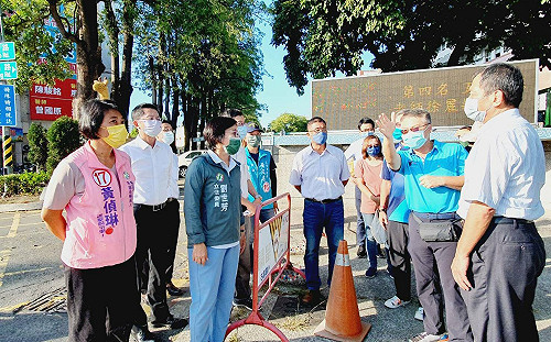 陪同會勘楠梓道路改善工程 邁盟新人黃偵琳:給孩子安全的通學步道