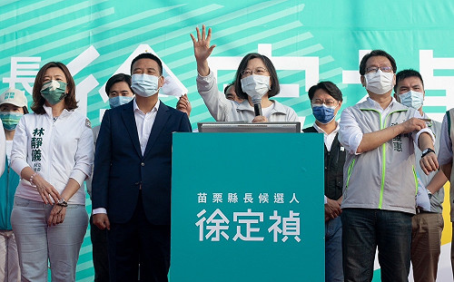 出席徐定禎造勢大會 蔡英文籲：創造苗栗「72年來首次政黨輪替」