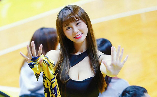 「啦啦隊女神」短今野溪泡湯照流出!網驚:仙女下凡