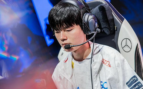 決賽前的心理戰?《英雄聯盟》冠軍選手Deft「假裝團練」騙過同行