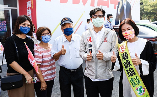 陳其邁前新苓聯合車掃  籲支持綠提名唯一女性湯詠瑜