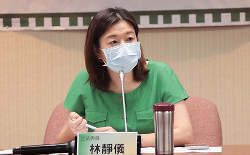 盧秀燕打健保牌 林靜儀酸捷運藍線浪費長輩8年健保費
