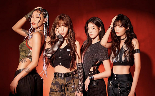 胸前狂晃瞳孔震動！「啦啦隊女神」梓梓攜3成員組團出道 