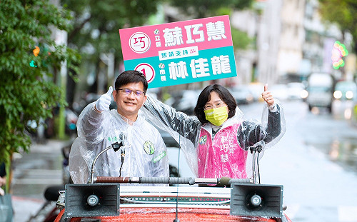 雨中車掃民眾熱情相迎 林佳龍:目標勝選衝破百萬票