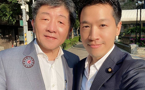 民進黨內殺一片血海！王浩宇鞭何志偉「這件事」：現在大家懂這個人的操作了吧？