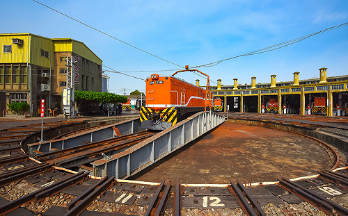 鐵道迷注意！慶扇形車庫百週年  14代列車12/4同堂亮相