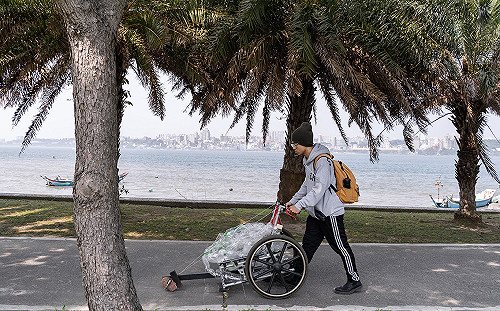 新北新板藝廊展出「冶煉是水氣」