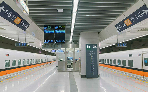 高鐵運量恢復至疫情前9成！明年擬增「抗菌餐盤座椅」