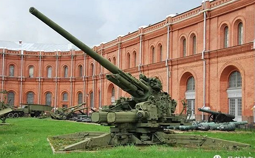 蘇聯武器革新後重上戰場! 烏軍用無人機升級 更專設監控地下密室