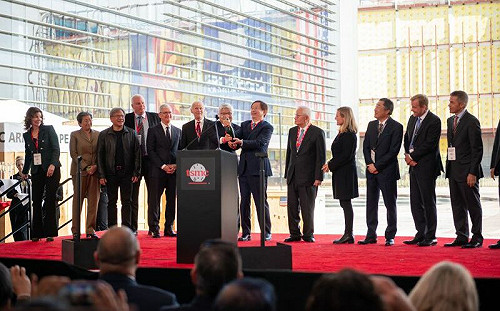 魏哲家打包票還有人｢不懂半導體胡說八道｣ 謝金河：與對岸裏應外合