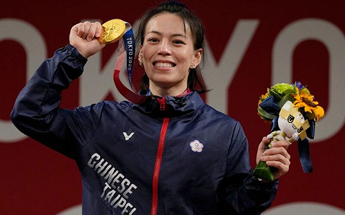 舉重／郭婞淳發揮精彩　世錦賽挺舉、總和奪兩銀