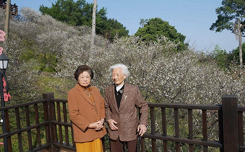 (影)名作家王瓊玲新書《春閨夢》義賣,版稅捐贈八二三戰役遺孀及梅山文教基金會