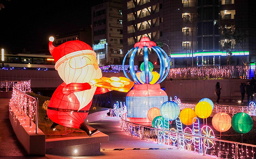 台中耶誕嘉年華16日 盧秀燕搶先開箱柳川水舞燈光秀