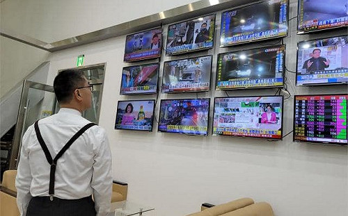 徐國勇確定主持民視政論節目 傳接棒周玉蔻時段