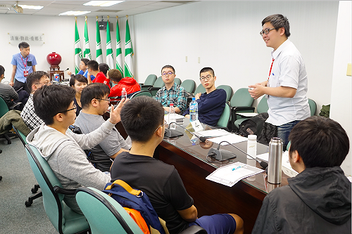 民進黨舉辦辯論工作坊 找三金御用司儀當講師