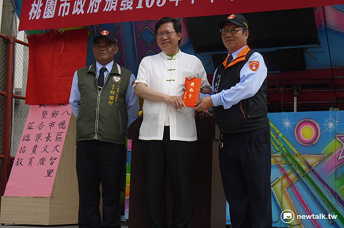 看治安社區 鄭文燦數度提起遭攻擊