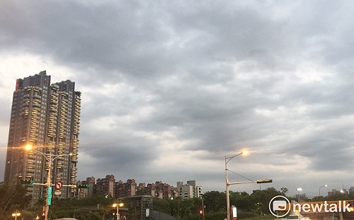 北部今明有雨！出門記得攜帶雨具