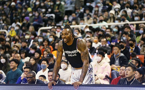 霍華德不上場　球迷倒戈幫海神加油